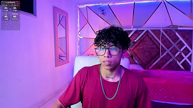 Snapshot of AkazaBoy_ chatting on 03-12-25, 04:30 AkazaBoy  online show from 03-12-25, 04:30