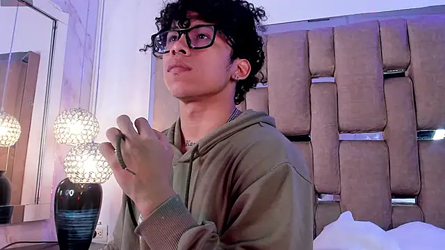 AkazaBoy  online show from 03-04-26, 05:04