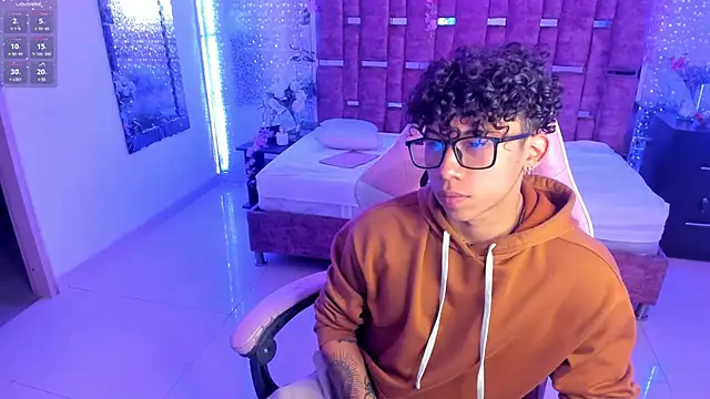 Snapshot of AkazaBoy_ chatting on 02-26-25, 04:41 AkazaBoy  online show from 02-26-25, 04:41