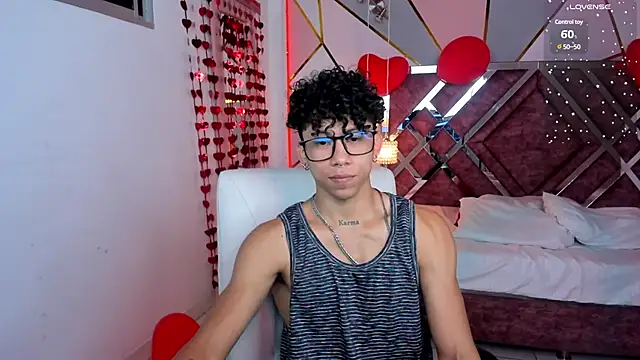 Snapshot of AkazaBoy_ chatting on 02-27-25, 04:57 AkazaBoy  online show from 02-27-25, 04:57