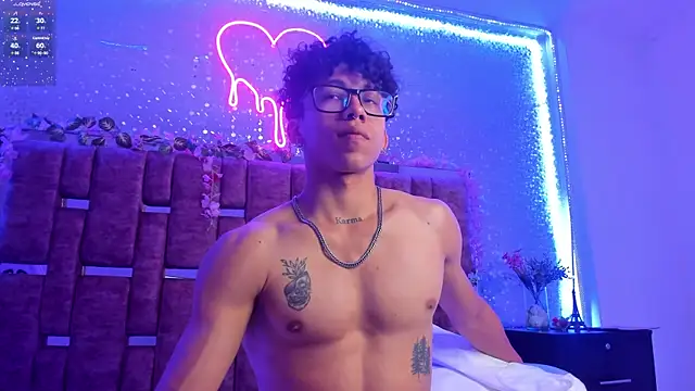 Snapshot of AkazaBoy_ chatting on 02-26-25, 07:45 AkazaBoy  online show from 02-26-25, 07:45