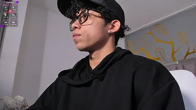 AkazaBoy  online show from 05-09-26, 04:49