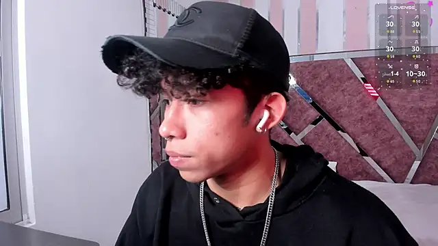 AkazaBoy  online show from 05-16-26, 04:22