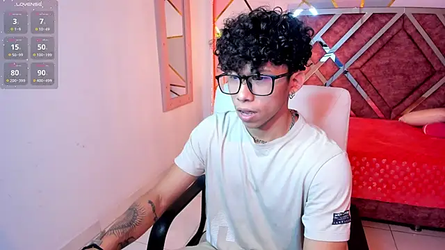 Snapshot of AkazaBoy_ chatting on 03-08-25, 04:45 AkazaBoy  online show from 03-08-25, 04:45