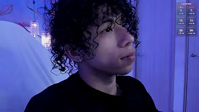 Snapshot of AkazaBoy_ chatting on 06-17-26, 04:56 AkazaBoy online show from 06-17-26, 04:56