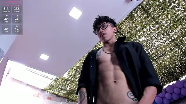 Snapshot of AkazaBoy_ chatting on 02-14-25, 01:08 AkazaBoy  online show from 02-14-25, 01:08