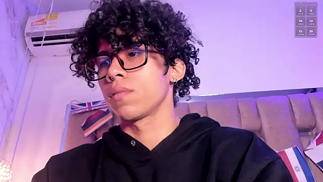 Snapshot of AkazaBoy_ chatting on 07-01-26, 08:53 AkazaBoy online show from 07-01-26, 08:53