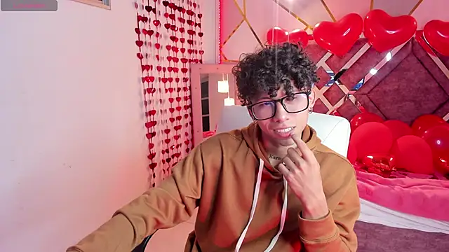 Snapshot of AkazaBoy_ chatting on 02-16-25, 04:20 AkazaBoy  online show from 02-16-25, 04:20