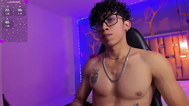 Snapshot of AkazaBoy_ chatting on 03-16-25, 04:20 AkazaBoy  online show from 03-16-25, 04:20