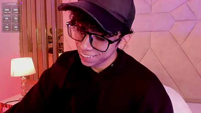 AkazaBoy  online show from 05-18-26, 05:34