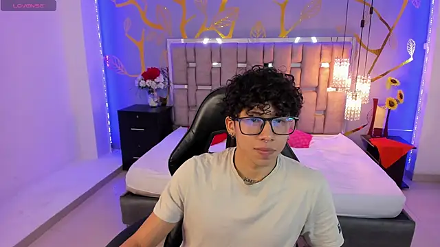 Snapshot of AkazaBoy_ chatting on 03-19-25, 04:14 AkazaBoy  online show from 03-19-25, 04:14