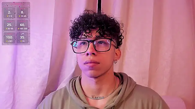 AkazaBoy  online show from 12-05-25, 04:44