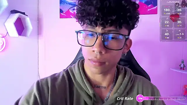 Snapshot of AkazaBoy_ chatting on 09-19-25, 04:38 AkazaBoy  online show from 09-19-25, 04:38