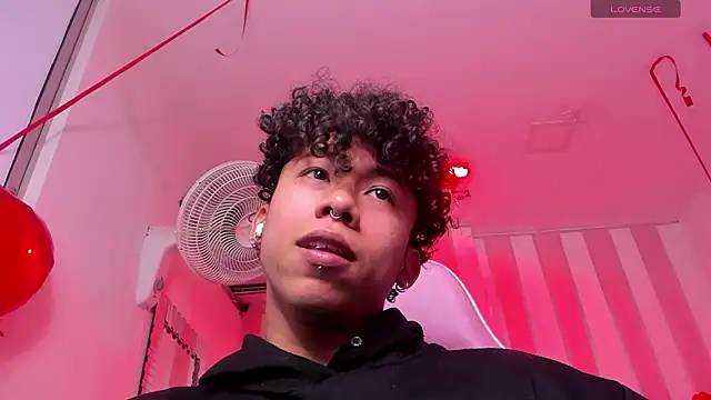 AkazaBoy  online show from 02-11-26, 04:56