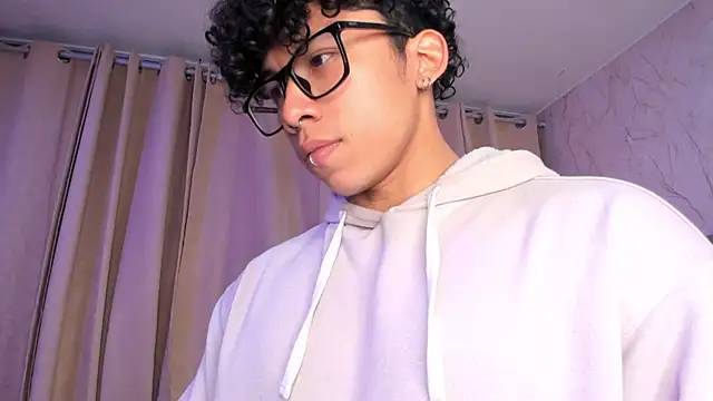 AkazaBoy  online show from 01-09-26, 04:52