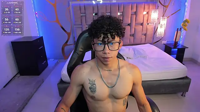 Snapshot of AkazaBoy_ chatting on 02-28-25, 08:09 AkazaBoy  online show from 02-28-25, 08:09