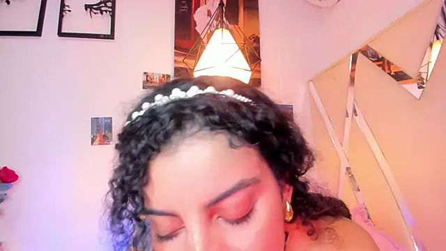 Snapshot of CurlyRose__ chatting on 03-16-25, 12:12 CurlyRose online show from 03-16-25, 12:12