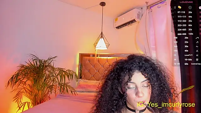 Snapshot of CurlyRose__ chatting on 10-03-25, 10:11 CurlyRose online show from 10-03-25, 10:11