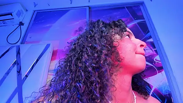 Snapshot of CurlyRose__ chatting on 03-15-25, 02:56 CurlyRose online show from 03-15-25, 02:56