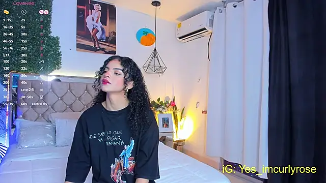 Snapshot of CurlyRose__ chatting on 09-17-25, 10:45 CurlyRose online show from 09-17-25, 10:45