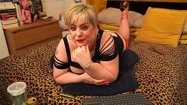 xXMiss BLK online show from 06-13-26, 08:07