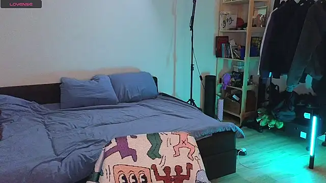 Snapshot of Space_X_Roxy_ chatting on 03-03-25, 05:09 Space X Roxy  online show from 03-03-25, 05:09