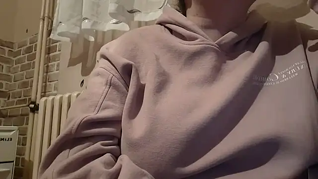 AalinnaK online show from 02-19-25, 04:44