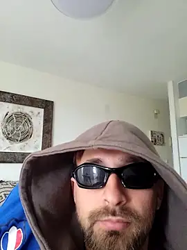 omarito100 online show from 04-12-26, 07:44