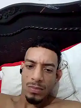 Snapshot of alvaroenriqe23 chatting on 10-21-25, 05:45 alvaroenriqe23 online show from 10-21-25, 05:45