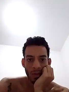 Snapshot of alvaroenriqe23 chatting on 10-17-25, 06:43 alvaroenriqe23 online show from 10-17-25, 06:43