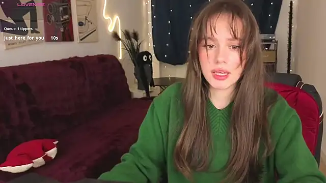 Snapshot of Emillias chatting on 02-04-26, 02:12 Emillias online show from 02-04-26, 02:12