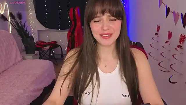 Snapshot of Emillias chatting on 02-23-26, 02:06 Emillias online show from 02-23-26, 02:06