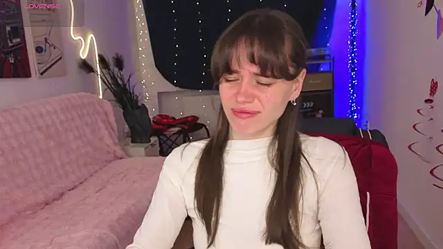 Snapshot of Emillias chatting on 02-25-26, 08:03 Emillias online show from 02-25-26, 08:03