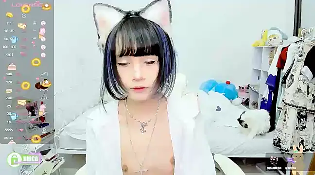 Snapshot of RassieRaph chatting on 01-08-25, 11:19 RassieRaph online show from 01-08-25, 11:19