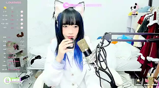 Snapshot of RassieRaph chatting on 12-28-24, 04:41 RassieRaph online show from 12-28-24, 04:41