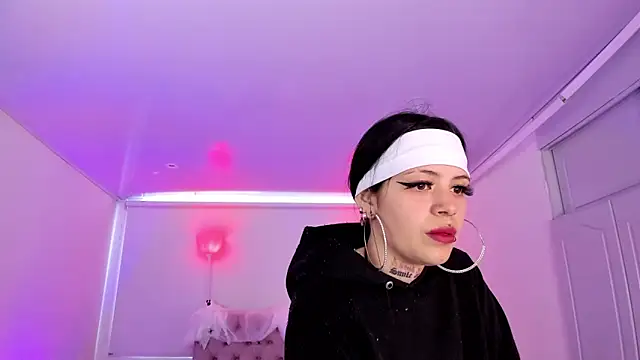 AuroraDiaz online show from 10-13-25, 06:09