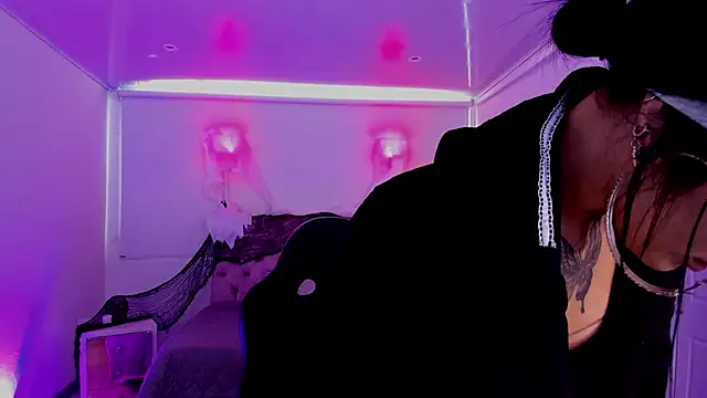 AuroraDiaz online show from 11-03-25, 06:22