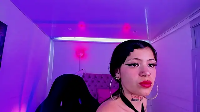 AuroraDiaz online show from 10-21-25, 07:13