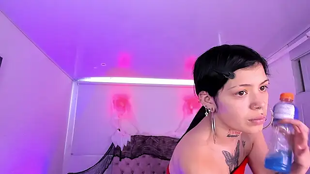 AuroraDiaz online show from 10-25-25, 07:25