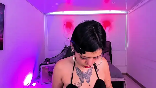 AuroraDiaz online show from 10-24-25, 07:24