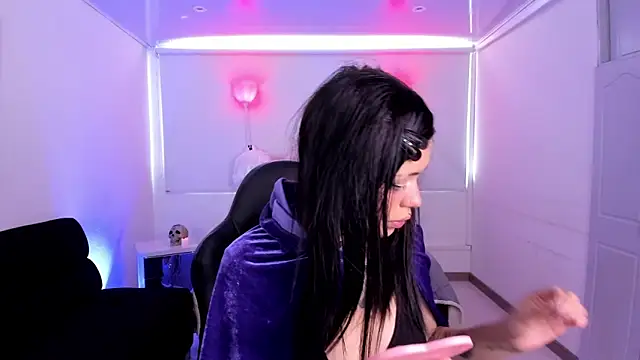 AuroraDiaz online show from 10-11-25, 07:37