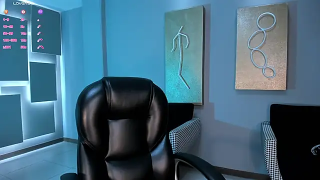 Snapshot of TaraLawrence chatting on 10-29-25, 02:43 TaraLawrence online show from 10-29-25, 02:43