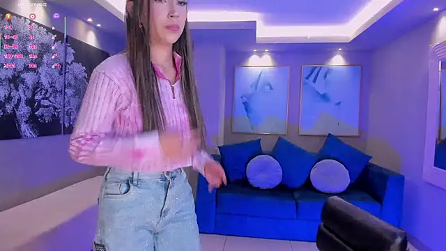 Snapshot of TaraLawrence chatting on 01-14-26, 03:32 TaraLawrence online show from 01-14-26, 03:32