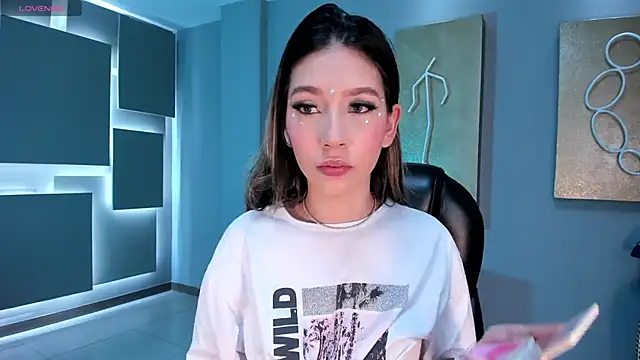 Snapshot of TaraLawrence chatting on 11-01-25, 03:13 TaraLawrence online show from 11-01-25, 03:13