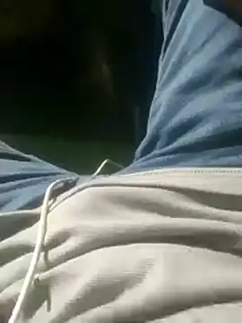 Snapshot of SLFUCKBOY69 chatting on 11-12-25, 06:45 SLFUCKBOY69 online show from 11-12-25, 06:45