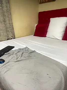 Snapshot of BeautyAuroa chatting on 03-11-25, 09:37 BeautyAuroa online show from 03-11-25, 09:37