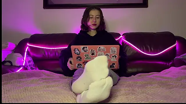 misswishh  online show from 02-15-25, 10:21