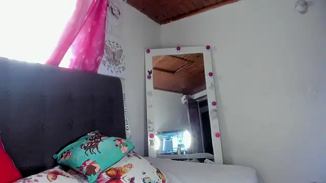 miss julietaa online show from 12-04-25, 03:33