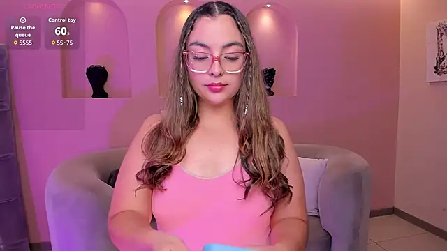 Snapshot of AllisonRogersX chatting on 06-05-26, 12:00 AllisonRogersX online show from 06-05-26, 12:00