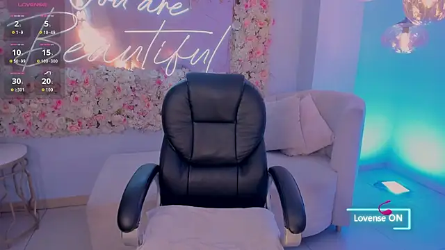 Snapshot of MaddisonLowe chatting on 01-09-26, 04:08 MaddisonLowe online show from 01-09-26, 04:08